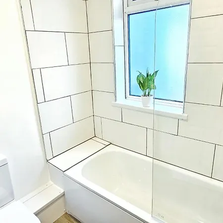 Stratford City - Luxe House With Garden