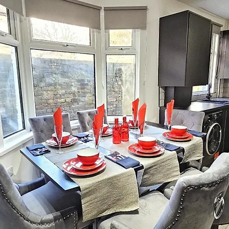 Stratford City - Luxe House With Garden London