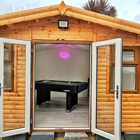 Stratford City - Luxe House With Garden Holiday home *