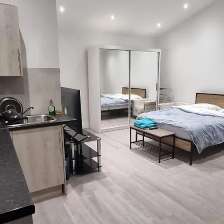 Apartment Towncentre Large Ilford