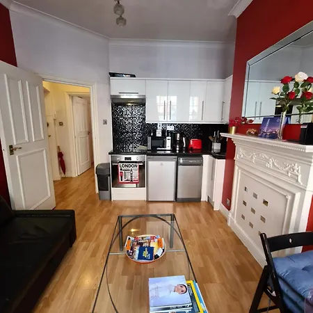 Cozy Flat, 5 Minute Walk To Oxford Circus