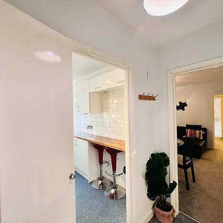 Apartment Victoria Family In London