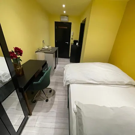 Letzi Premium Cozy Retreat Private En-suite Rooms, Harrow * Pinner