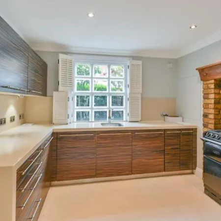 Fairytale Belgravia House - 2 Beds 2 Baths 4 People