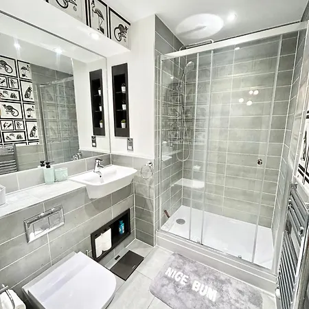 Canary Wharf, Sleeps 4, Fast Wifi, Gym, Prime Location Appartement