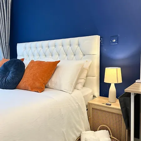 Apartment Canary Wharf, Sleeps 4, Fast Wifi, Gym, Prime Location *