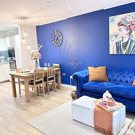 Apartment Canary Wharf, Sleeps 4, Fast Wifi, Gym, Prime Location London