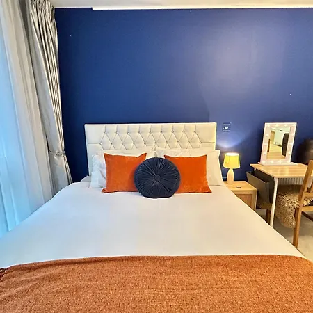 Apartment Canary Wharf, Sleeps 4, Fast Wifi, Gym, Prime Location *
