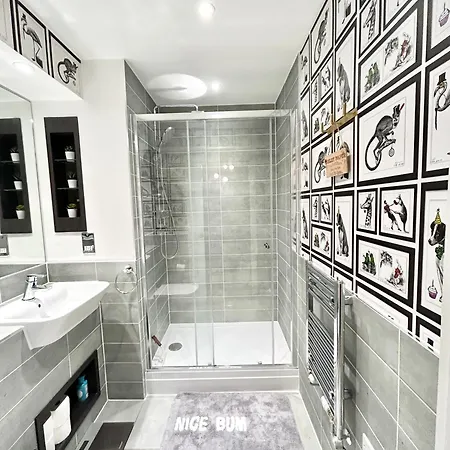 Canary Wharf, Sleeps 4, Fast Wifi, Gym, Prime Location Appartement