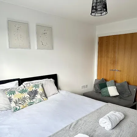 Apartment Cosy 2 Bed 5 Min Walk From London Tube Station *