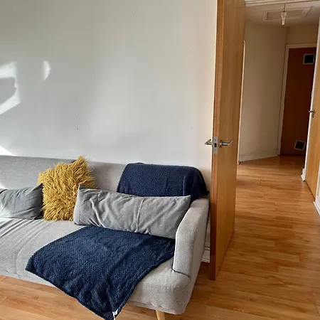 Cosy 2 Bed 5 Min Walk From London Tube Station Ilford