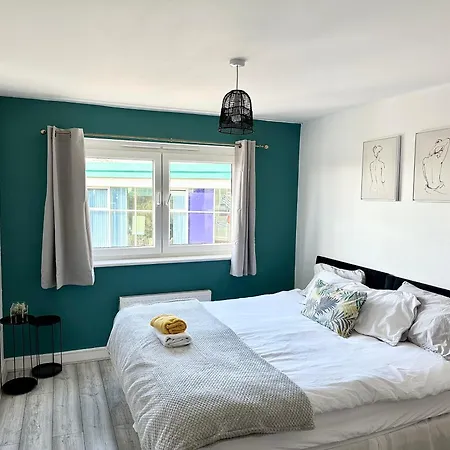 Apartment Cosy 2 Bed 5 Min Walk From London Tube Station *