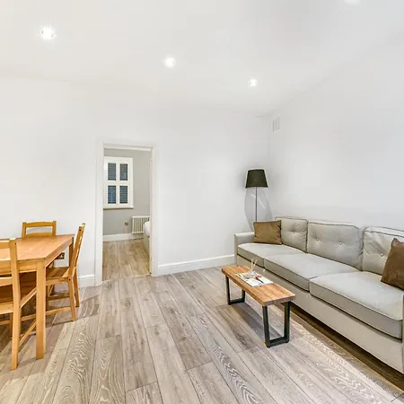 The Knightsbridge Deluxe Apart Apartment London