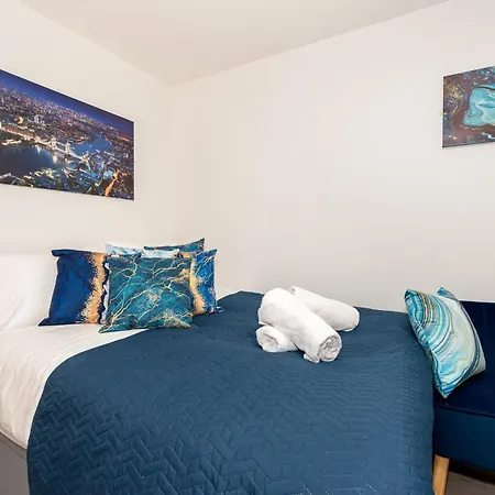 Cozy Ground-floor Studio, Excellent Access Apartment