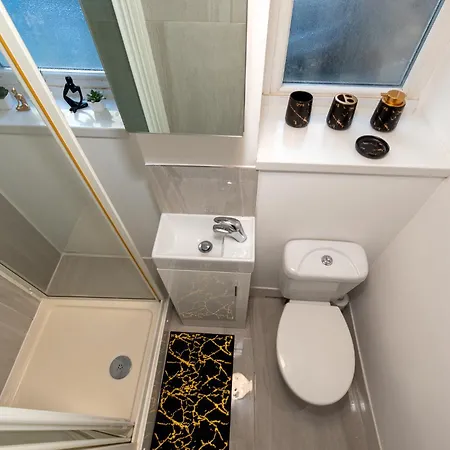 Cozy Ground-floor Studio, Excellent Access *