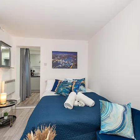 Apartment Cozy Ground-floor Studio, Excellent Access