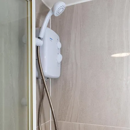 Cozy Ground-floor Studio, Excellent Access Appartamento Londra