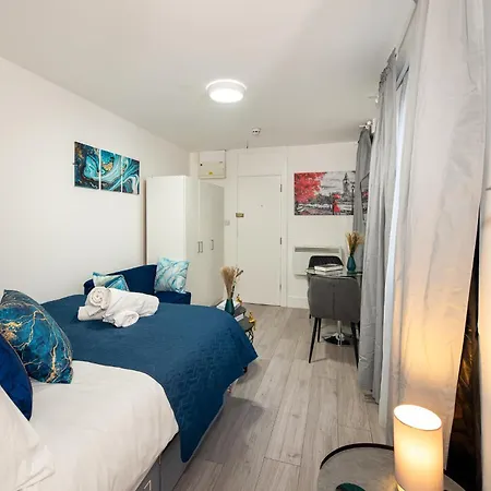 Cozy Ground-floor Studio, Excellent Access London