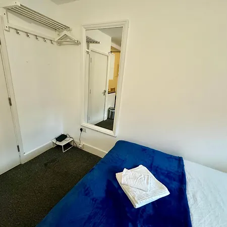Cosmopolitan Comfort Private Bedrooms In Euston 106 London