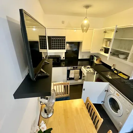 Cosmopolitan Comfort Private Bedrooms In Euston 106 *