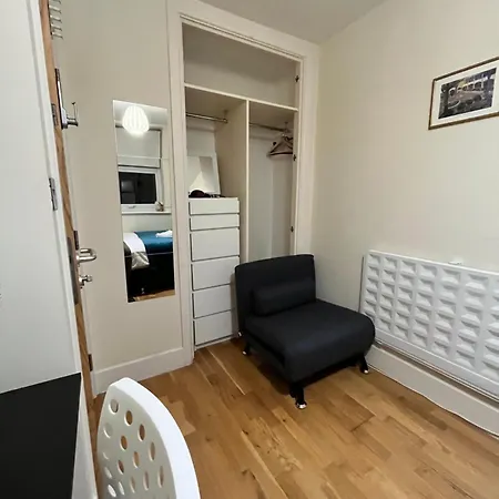 Metropolitan Coziness Private Bedrooms In Euston Station 161 Guest house London