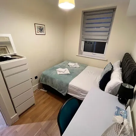 Metropolitan Coziness Private Bedrooms In Euston Station 161 Guest house *