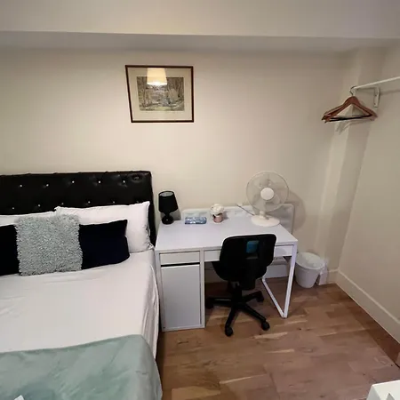Metropolitan Coziness Private Bedrooms In Euston Station 161 * London