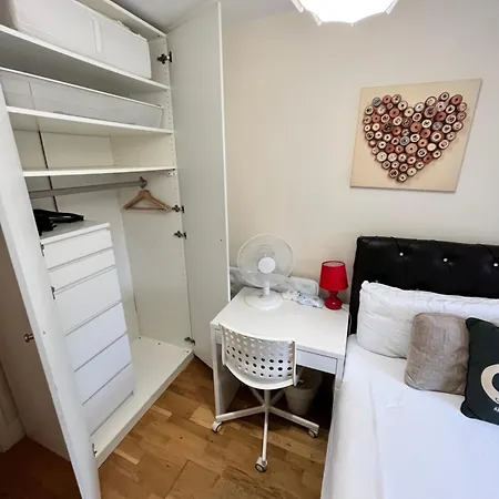 Penzion Metropolitan Coziness Private Bedrooms In Euston Station 161 Londýn