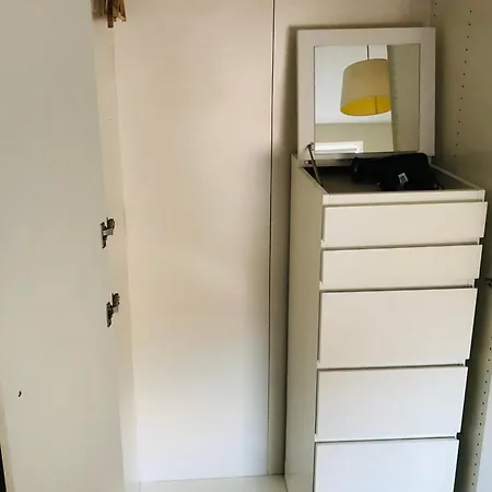 게스트하우스 Metropolitan Coziness Private Bedrooms In Euston Station 161 *