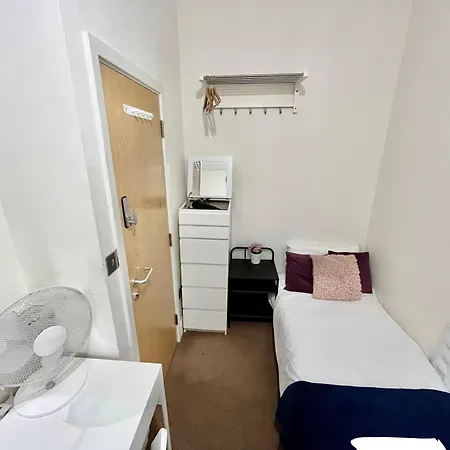 Metropolitan Coziness Private Bedrooms In Euston Station 161