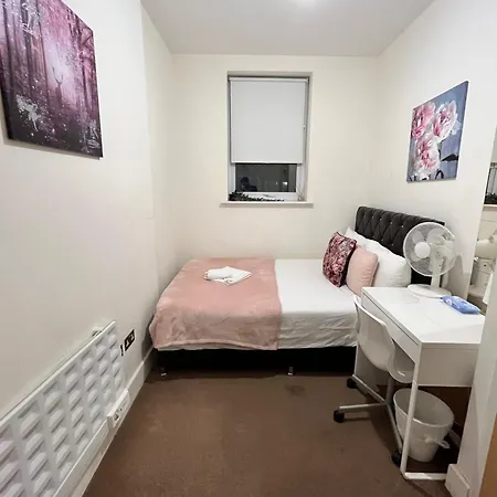 Metropolitan Coziness Private Bedrooms In Euston Station 161 * London