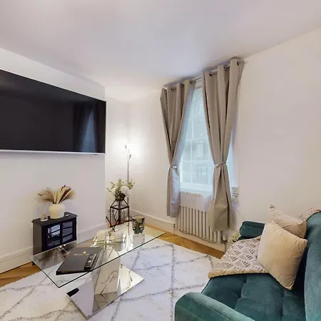 Park Lane Harrowby Street Apartment *