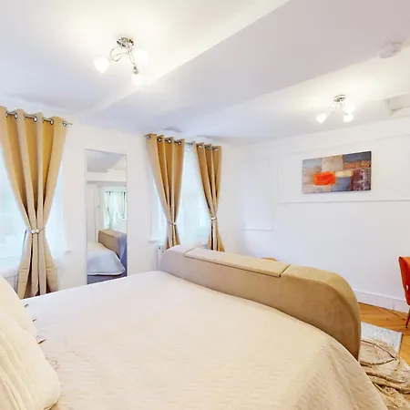 Park Lane Harrowby Street Apartment