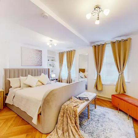 Apartment Park Lane Harrowby Street London