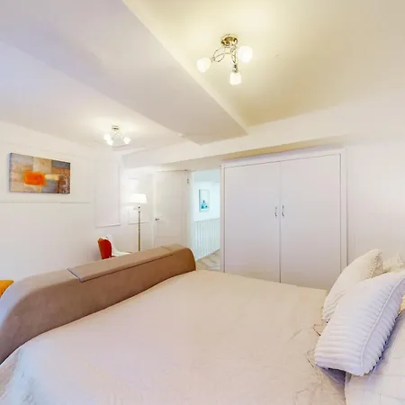 Park Lane Harrowby Street Apartment London