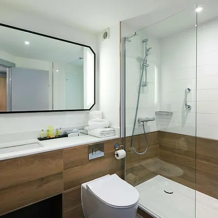 Hilton London 4* Croydon