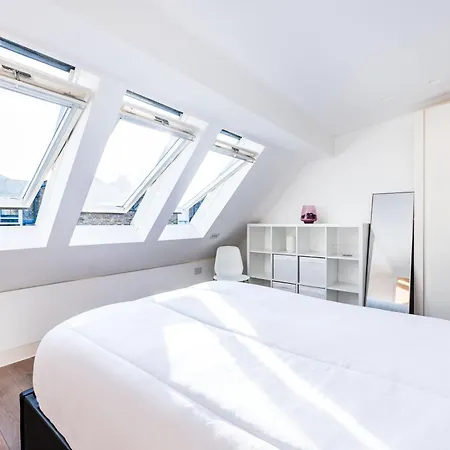 Elegant Mews Apartment London
