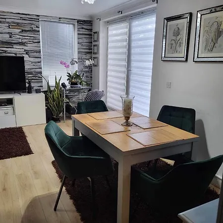 Beautiful In Sw London Apartment Sutton (Greater London)