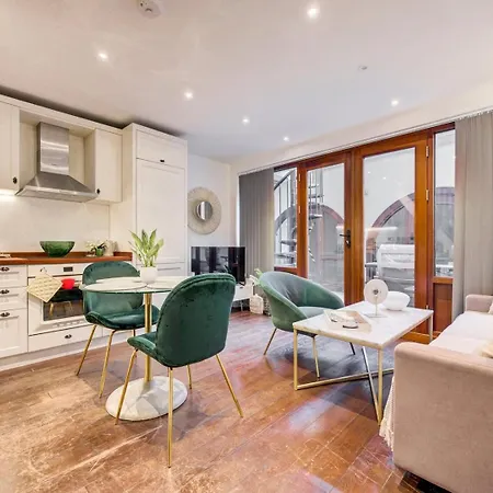 4 Guests | Smart Tv | Attractions Apartment London