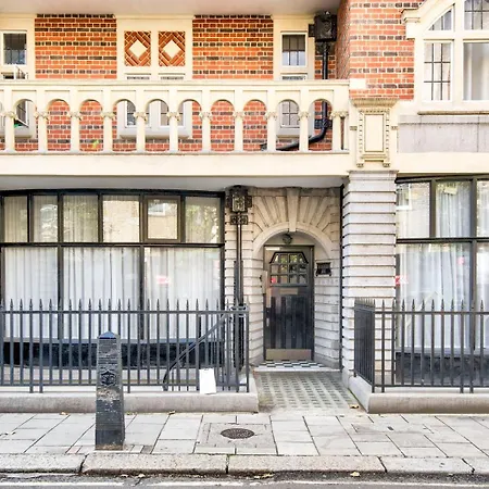 Apartment 4 Guests | Smart Tv | Attractions London