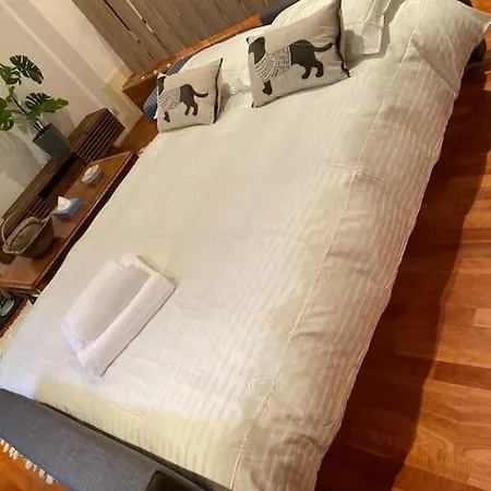 Spacious Flat In The Desirable Area Of * London