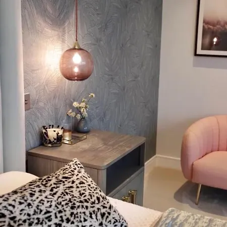Royal Luxury 3 Beds: Covent Garden Haven Apartment *