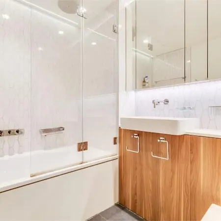 Royal Luxury 3 Beds: Covent Garden Haven *