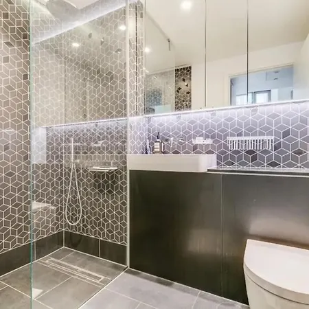 Royal Luxury 3 Beds: Covent Garden Haven London