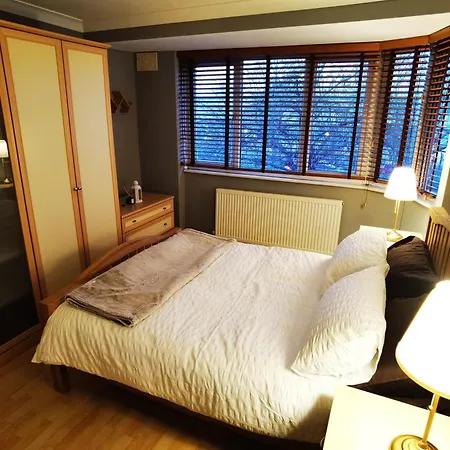 Anand House Homestay Harrow