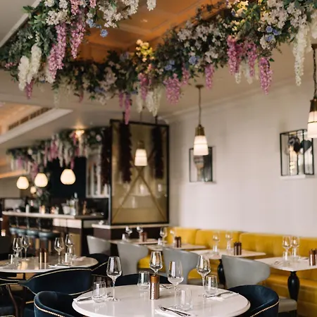 100 Queen's Gate London, Curio Collection By Hilton