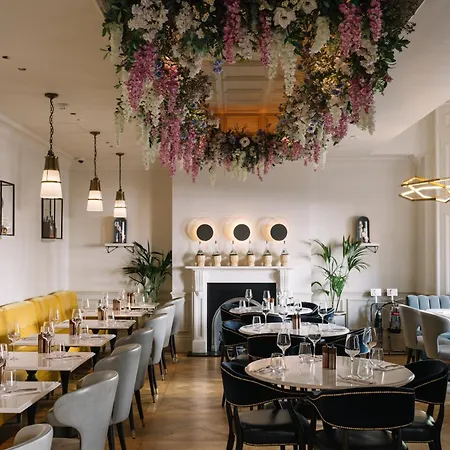100 Queen's Gate London, Curio Collection By Hilton London