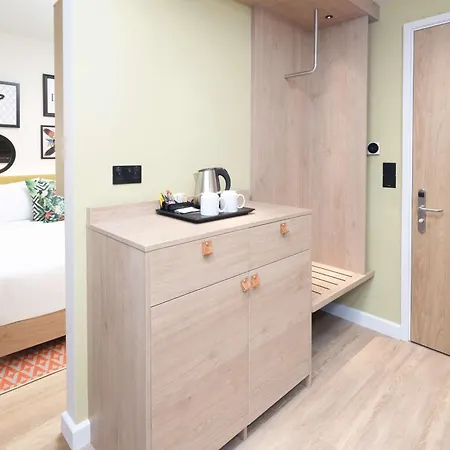 Hampton By Hilton Old Street 3*