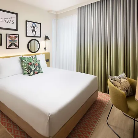 Hotel Hampton By Hilton Old Street 3*