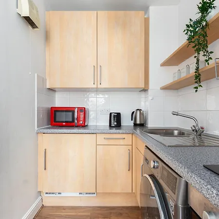 The Aldgate Flat Apartment *